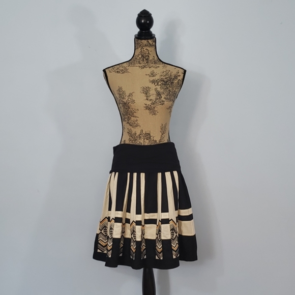 Anthropologie Dresses & Skirts - Anthropologie Lithe Embroidered Full Skirt